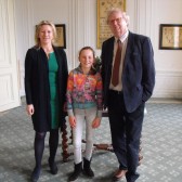 kinderburgemeester Mijke Moons met wethouders Van Vossen en Koops